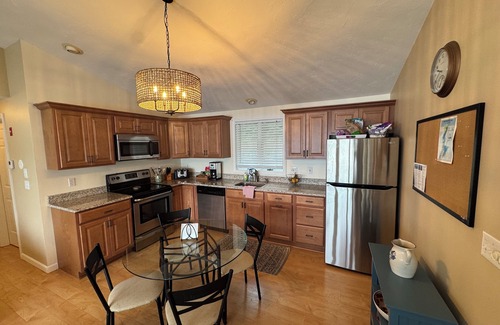 New Durham House | Merrymeeting Waterfront - Amazing Views, Dock, Kayaks, SUPs