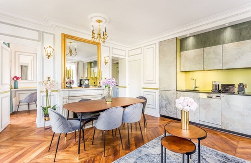 Paris City Center Apartment | Merveil - Luxury Suite - Louvre -Sebastopol I