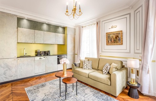 Paris City Center Apartment | Merveil - Luxury Suite - Louvre -Sebastopol I