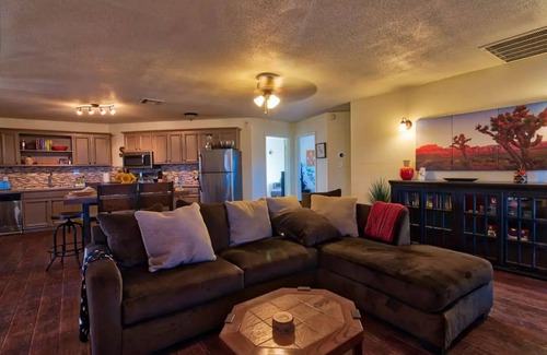 Wonder Valley House | MESA SILVERADO Desert Hideaway with Outdoor Spa & Amazing Views Near JTNP