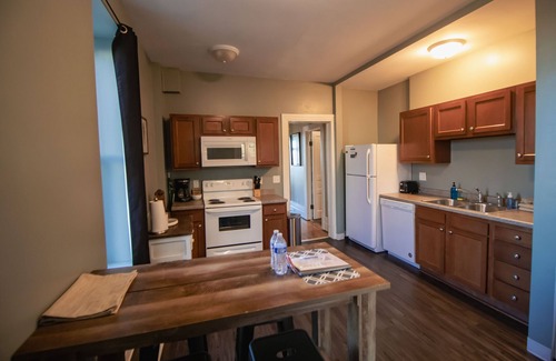 Observation Hill Condo | Mesaba Place 1A | Historic Condo