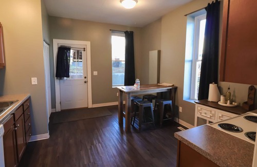 Observation Hill Condo | Mesaba Place 1A | Historic Condo