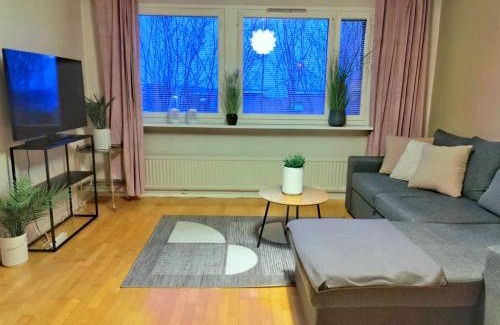 Jyvaskyla Apartment | Mesikämmen - Free parking & WiFi - Next to the forest - Rating 9,4