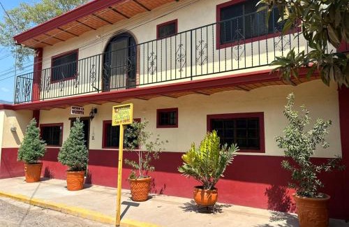 Mascota Hotel | Meson La Huerta