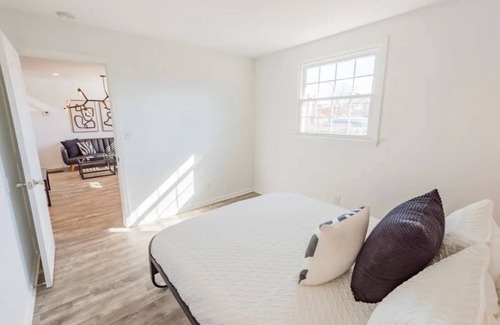 Salemtown House | *Message us for Special Winter Pricing* Townhome Unit 2