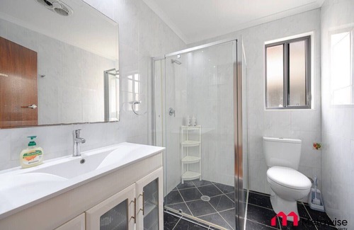 Parramatta Condo | MetaWise Parramatta Cozy Room Share Bathroom WiFi