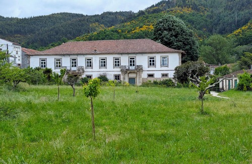 Coja House | Meticulously Restored Portuguese Country House Immersed in Nature and Tradition