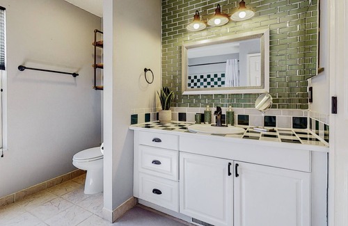 Downtown Albuquerque House | Metro Art House! Centrally located near Old Town!