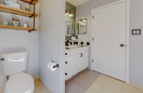 Downtown Albuquerque House | Metro Art House! Centrally located near Old Town!