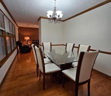 Stone Mountain House | Metro Atlanta 3bed 2 Bath House