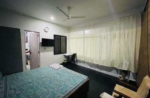 Greater Noida House | Metro Connected Homestay with Parkview