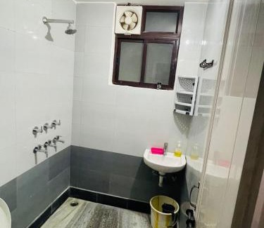 Greater Noida House | Metro Connected Homestay with Parkview