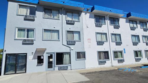 Stockton Hotel | MetroParc 'nSuites