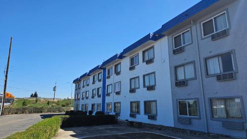 Stockton Hotel | MetroParc 'nSuites