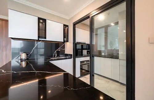Thu Thiem Apartment | Metropole Complex By KVG Suite Apartment