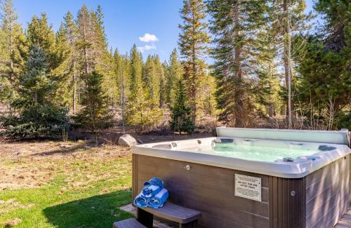 South Lake Tahoe House | Meyers Meadow by AvantStay Hot Tub Large Deck