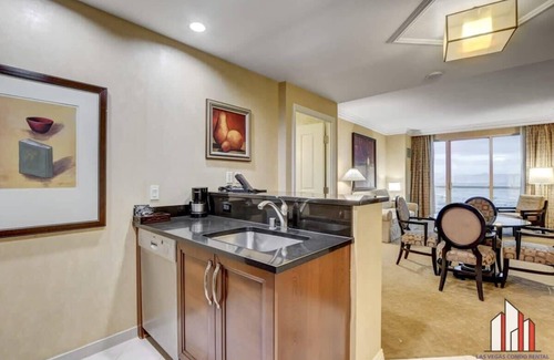Las Vegas Condo | MGM Signature-15-620 1Br 2Ba Balcony Suite