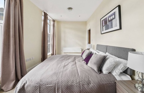 Maidenhead Apartment | MH-Victoria House 01- Luxury 2 Bedroom Apartment Central Maidenhead