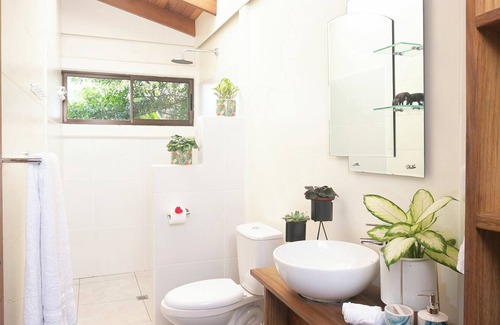 Bijagua Bed & Breakfast | Mi casa es su casa B&B