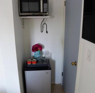 Carver City - Lincoln Gardens House | Mi Casa Es Tu Casa, Airport Suites