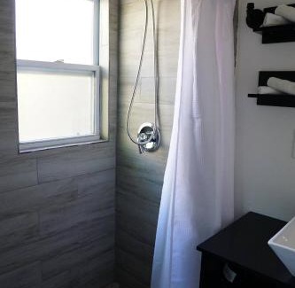 Carver City - Lincoln Gardens House | Mi Casa Es Tu Casa, Airport Suites