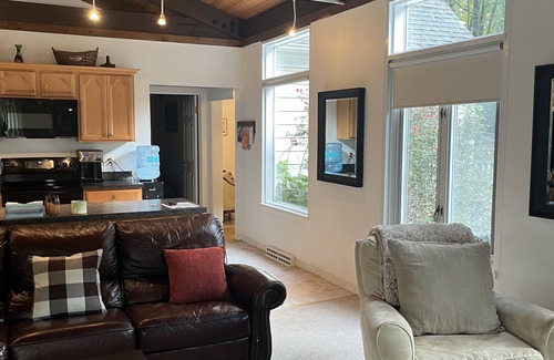 North Stamford House | Mi casa su casa! Enjoy peaceful living