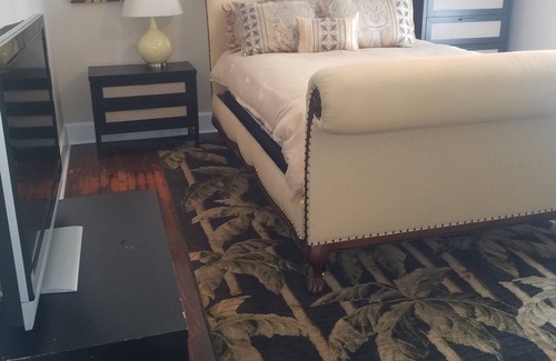High Point House | Mi Casa, Su Casa