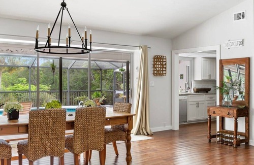 Bright Water House | Mia`s Beach Escape- Stunning 3/2 Home with Pool