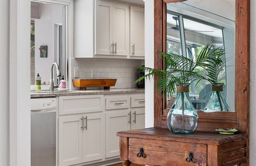 Bright Water House | Mia`s Beach Escape- Stunning 3/2 Home with Pool