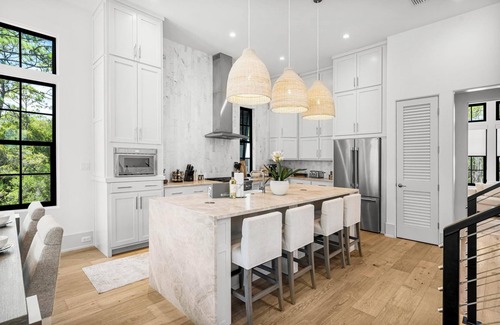 Treetop House | Mia's Beach House at Treetop- Stunning New Home on 30A! Sleeps 8, Community Pool