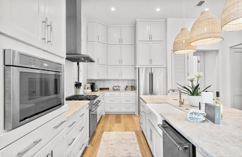 Treetop House | Mia's Beach House at Treetop- Stunning New Home on 30A! Sleeps 8, Community Pool