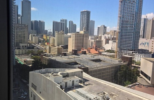 Downtown Miami Apartment | MIAMI DOWNTOWN & BRICKELL - LUXURY 2BR/2 BATH - SKYLINE VIEWS