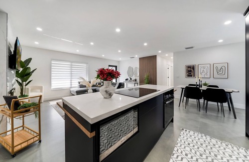 University Park House | Miami gem in great location. Experience luxury living as soon as you walk on