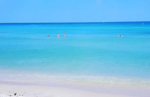 Hollywood South Central Beach Apartment | Miami Hollywood Incredible 2 Bedroom 2 Bathroom 005-22bmar
