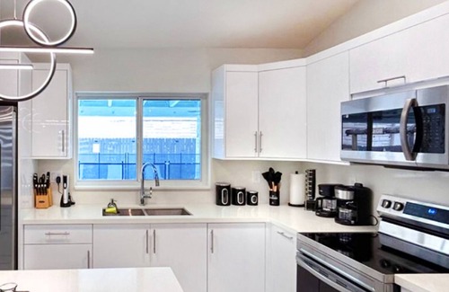 Palmetto Estates House | Miami house, Heated pool, Artificial beach, Mini golf, luxury and comfort