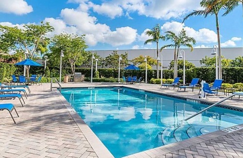 Three Lakes House | Miami-Kendall, Minutes from the FUN! 2 Queen