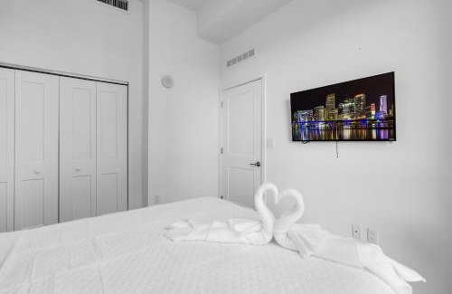 Overtown Apartment | Miami Magic Vibrant 2 Bedroom with Free Parking