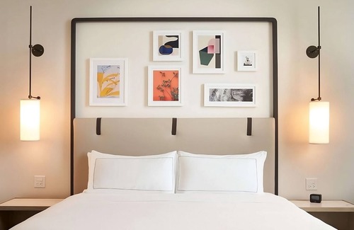 Ojus Hotel | Miami's Hidden Gem! Rooftop Swimming Pool, Pets Allowed!