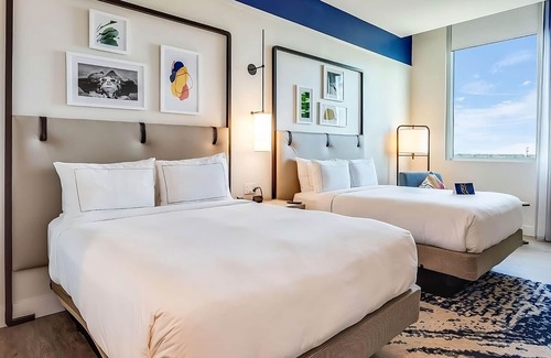 Ojus Hotel | Miami VIbes Awaits You! Rooftop Swimming Pool, Pets Allowed!