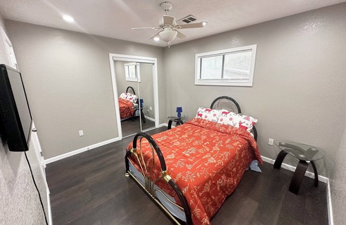 Huffman Other | Miblala’s Charming 3-bedroom farmhouse with WiFi, AC in tranquil Huffman