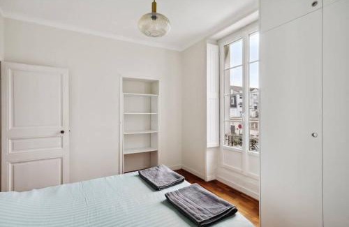 Republique - Les Ponts Apartment | Michel Columb elegant - en centre ville
