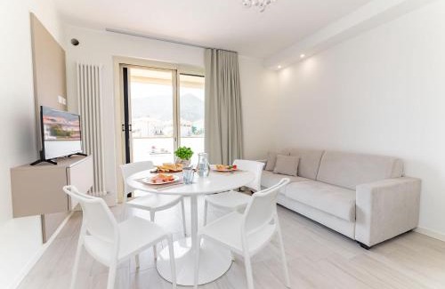 Borghetto Santo Spirito Apartment | Michelangelo with swimming pool and terrace