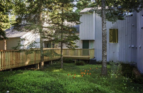 Menonaqua Beach Condo | Michigan Beach Getaway - Harbor Cove