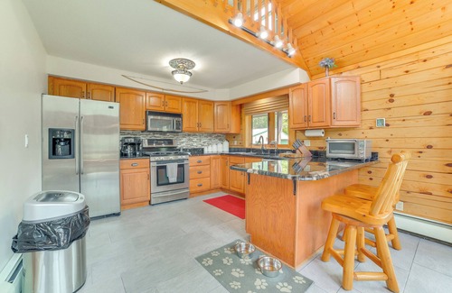 Mio Cabin | Michigan Cabin w/On-Site Fishing Pond & Deck