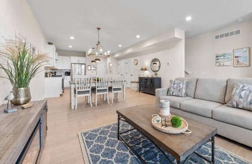 Saint Joseph House | MICHIGAN HARBOR VILLAGE NEST: Communal pool, water sports and more