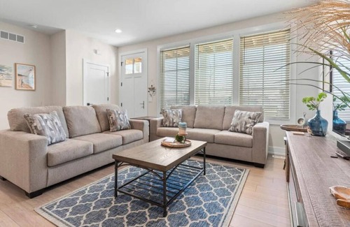 Saint Joseph House | MICHIGAN HARBOR VILLAGE NEST: Communal pool, water sports and more