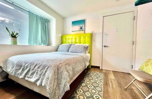 University District Apartment | Micro Studio Apartment 10 Minutes walk to University of Washington
