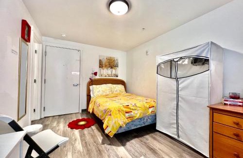 University District Apartment | Micro Studio Apartment 10 Minutes Walk to University of Washington