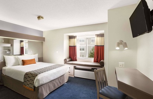Jeffersontown Hotel | Microtel Inn by Wyndham Louisville East