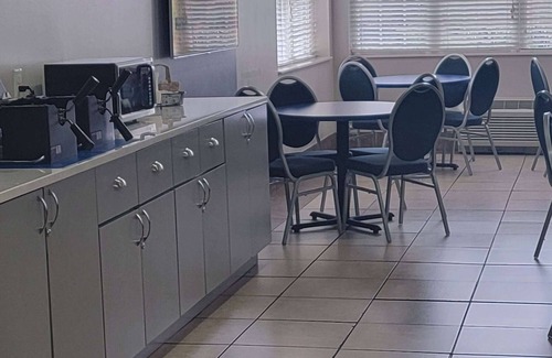 New Castle Hotel | Microtel Inn & Suites by Wyndham Gardendale/Birmingham North